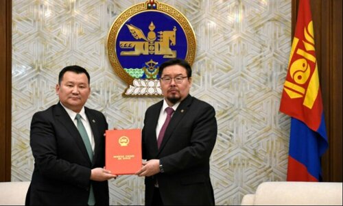 Нийтээр тэмдэглэх баярын өдөрт 